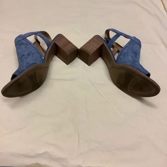 Women’s Franco Sarto blue Suede sandal size 9.5 M worn once - Picture 2 of 2
